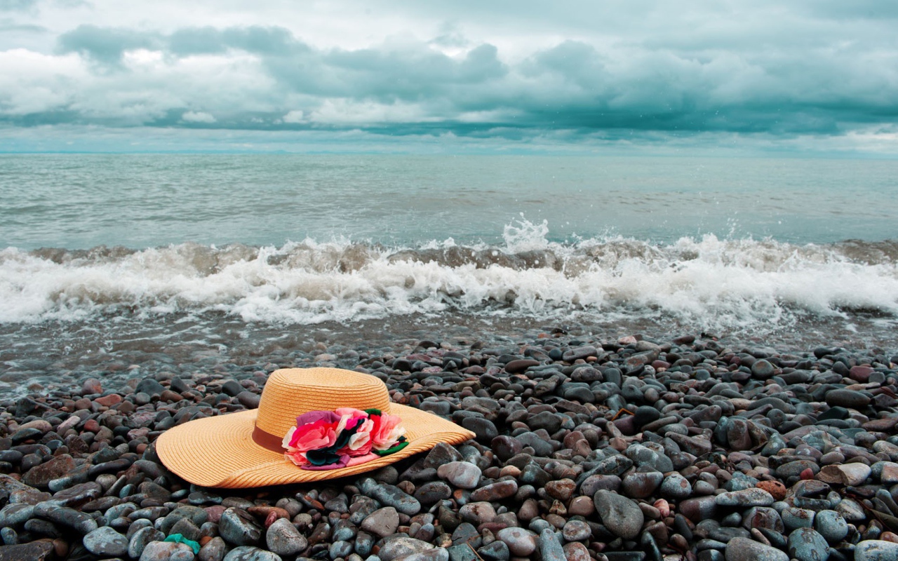 Шляпа на пляже