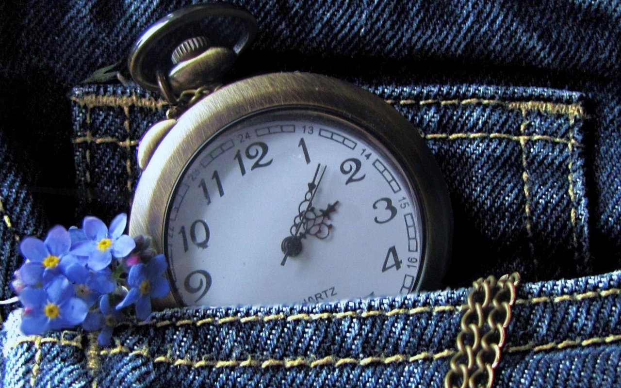 Часы в джинсах