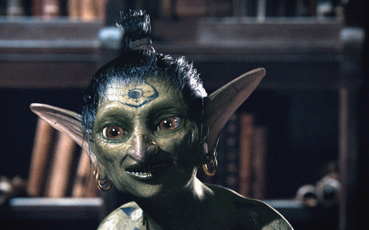 Инопланетянин с татуировкой на лбу