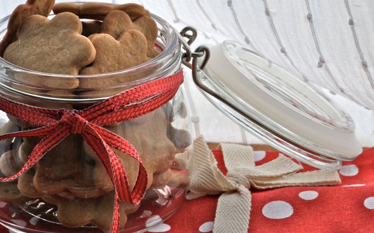 Банка домашнего печенья