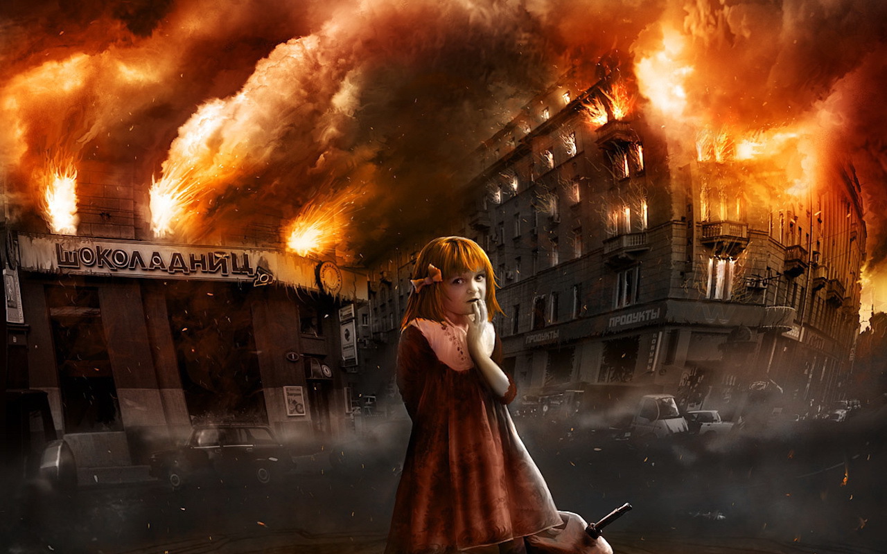 Девочка с канистрой бензина