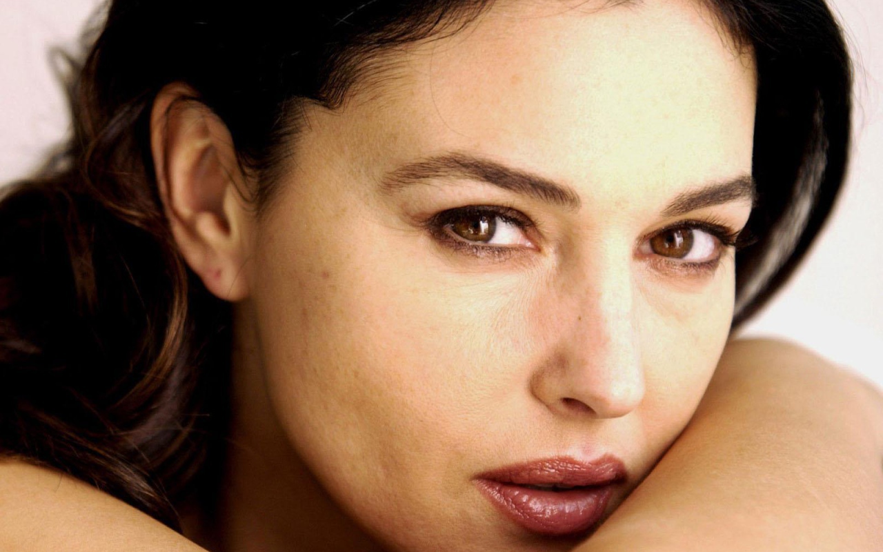 Красивая актриса Моника Беллуччи