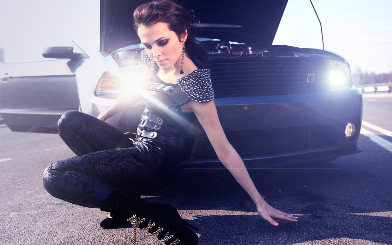 Красивая актриса Сати Казанова