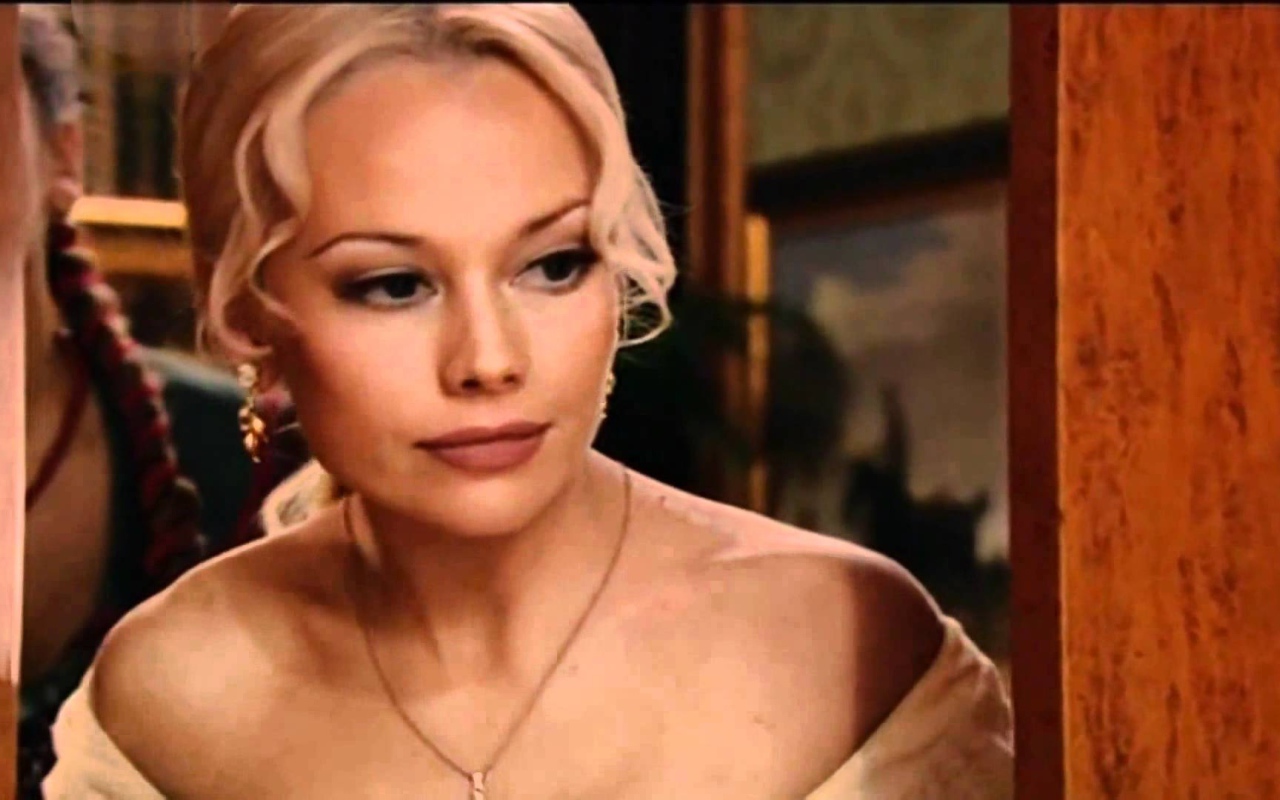 Очаровательная модель Елена Корикова