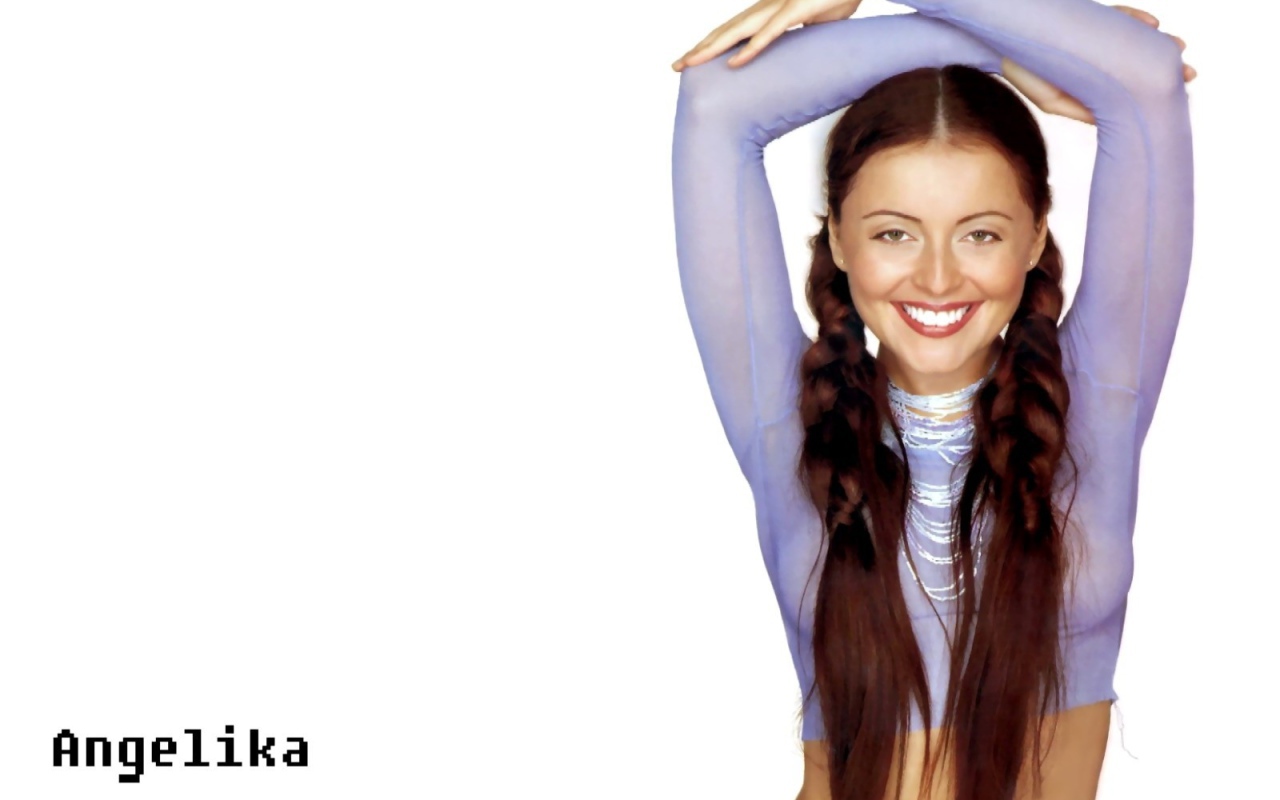 Знаменитая Анжелика Варум