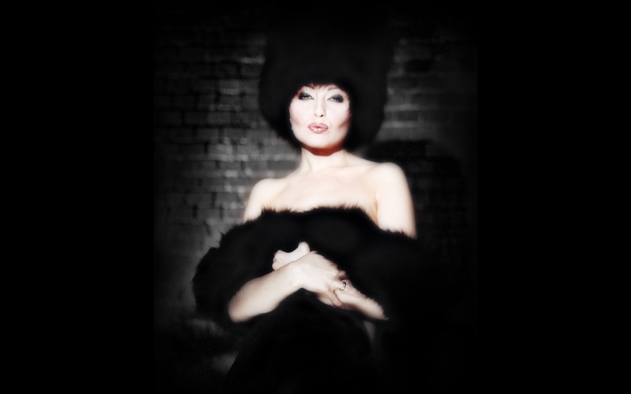 Знаменитая актриса Анжелика Варум