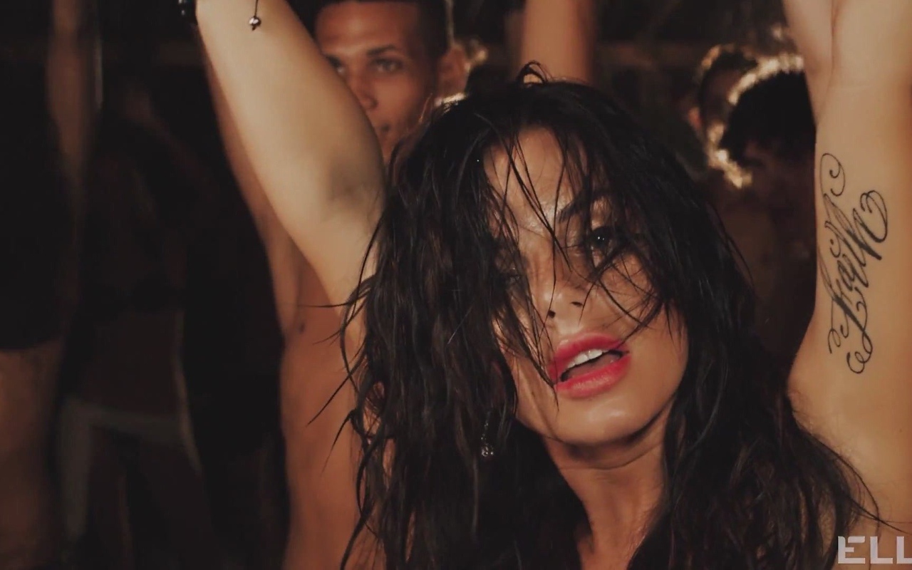 Очаровательная Юлия Волкова