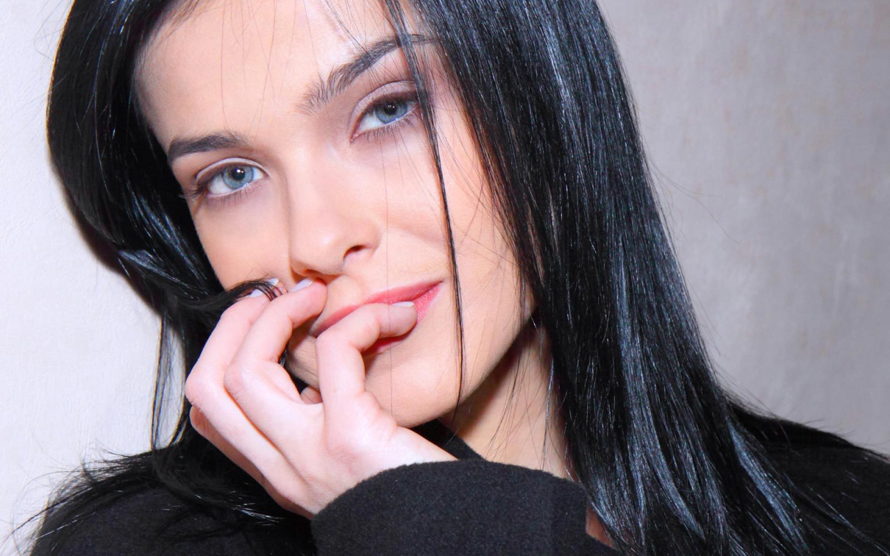 Популярная Елена Темникова