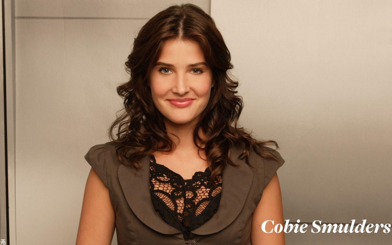 Прекрасная актриса Коби Смолдерс