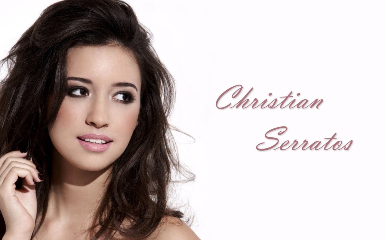 Красивая актриса Кристиан Серратос