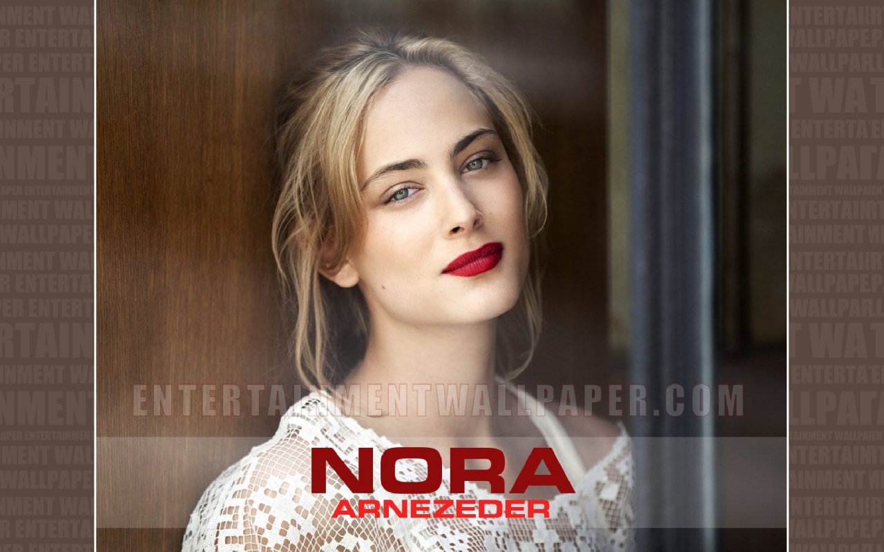 Актриса Нора Арнезедер
