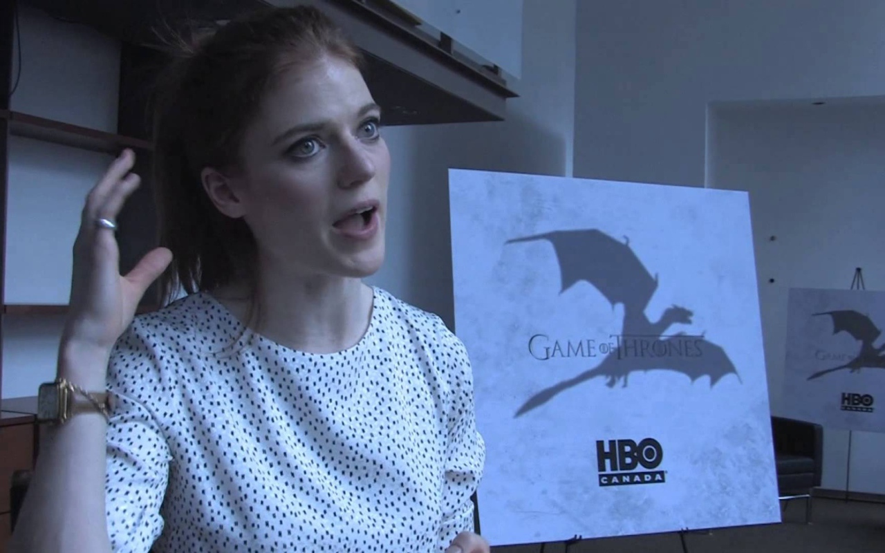 Очаровательная Роуз Лесли