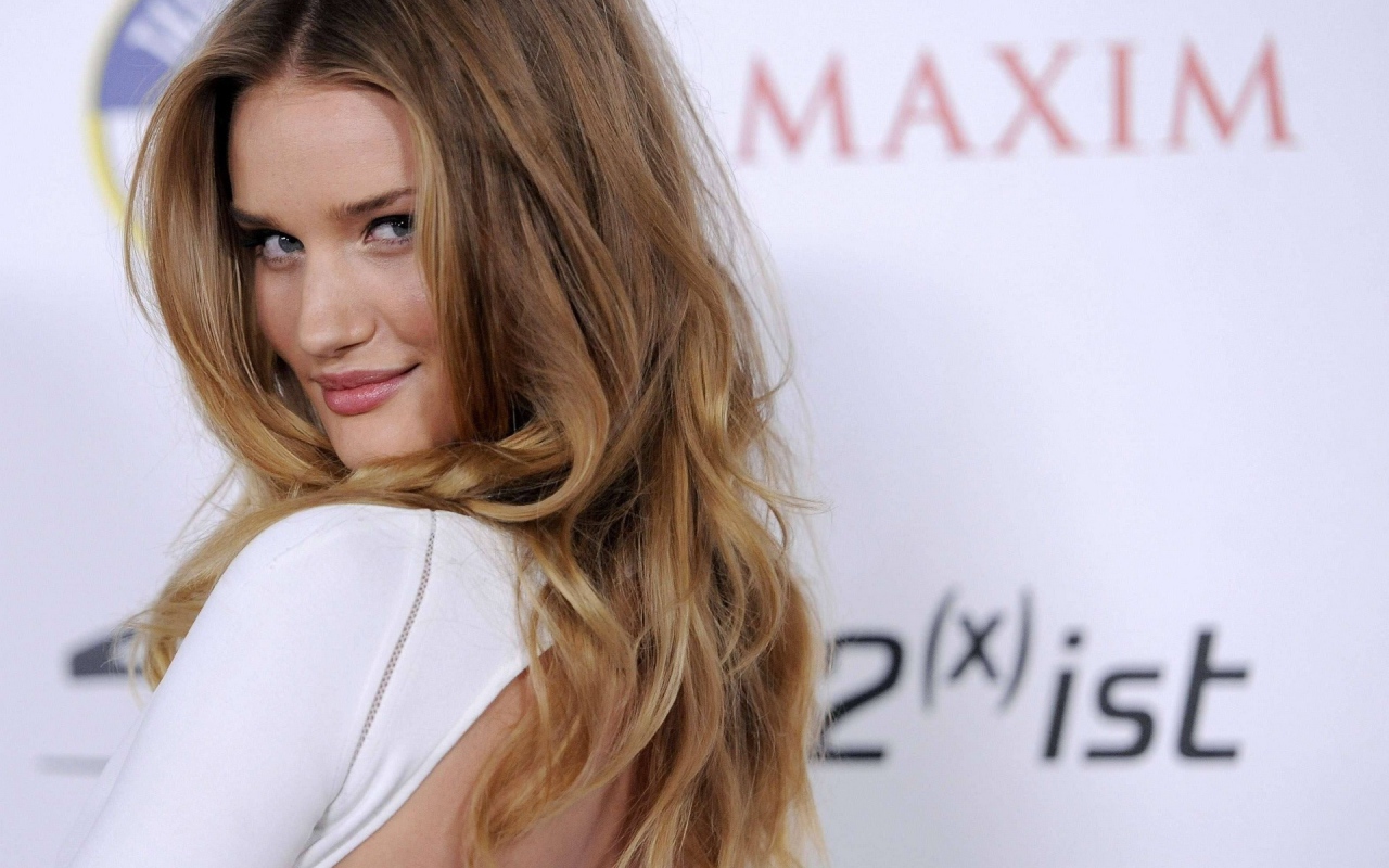 Очаровательная актриса Роузи Хантингтон-Уайтли