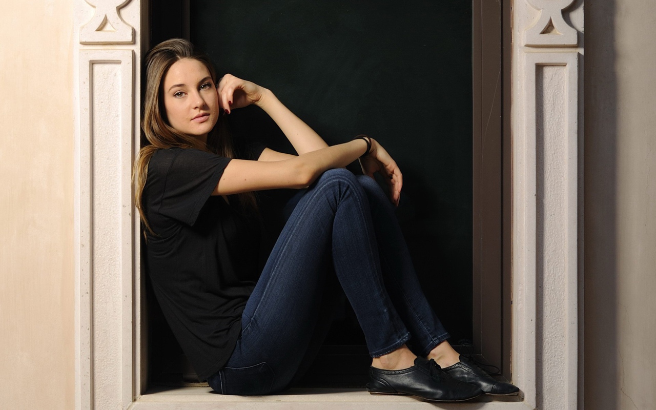 Модель Шейлин Вудли