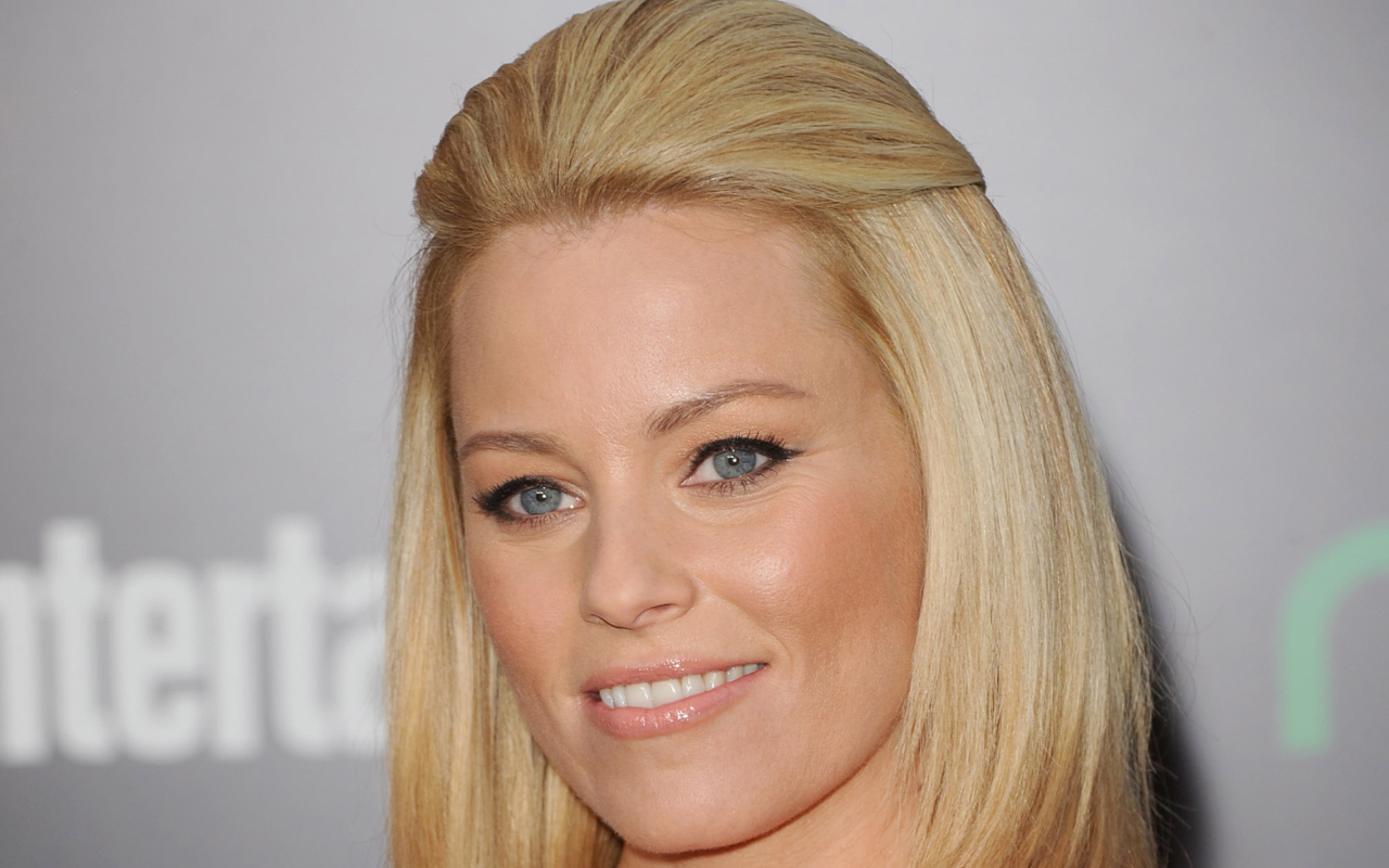 Красивая модель Элизабет Бэнкс