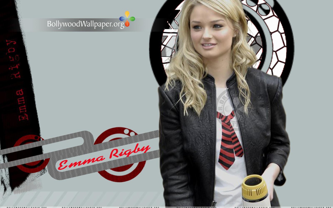 Популярная Эмма Ригби