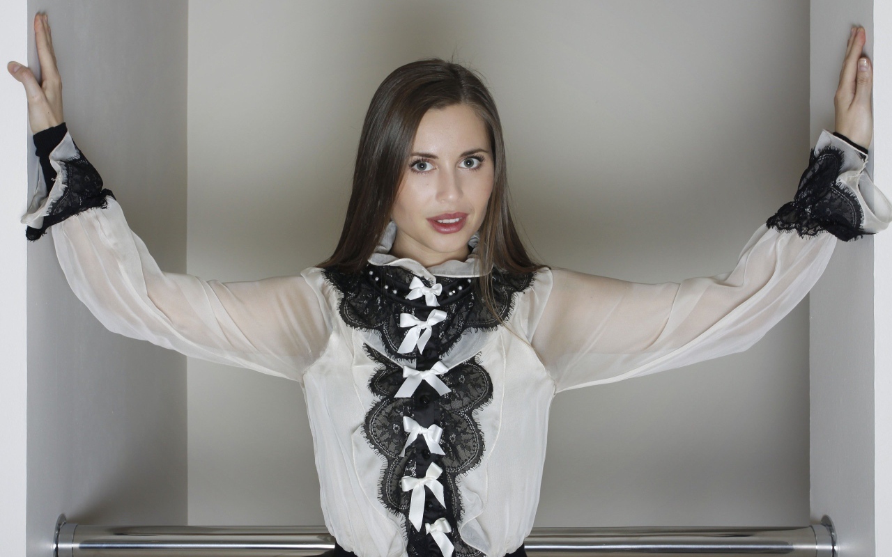 Знаменитая Юлия Михалкова