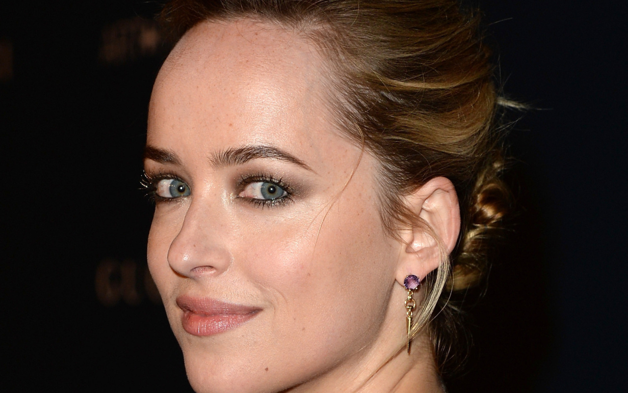 Популярная модель Дакота Джонсон