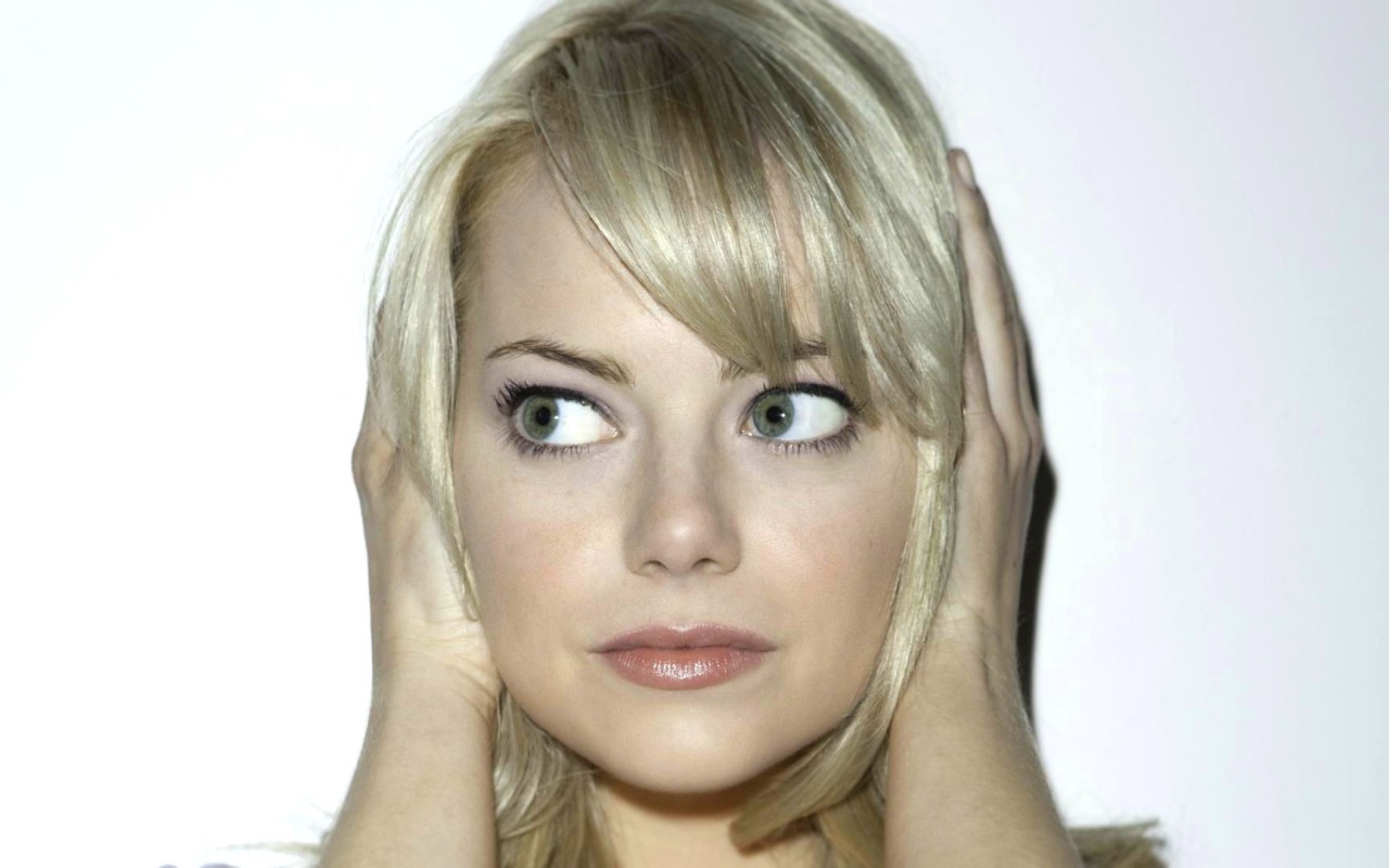 Эмма закрыла уши