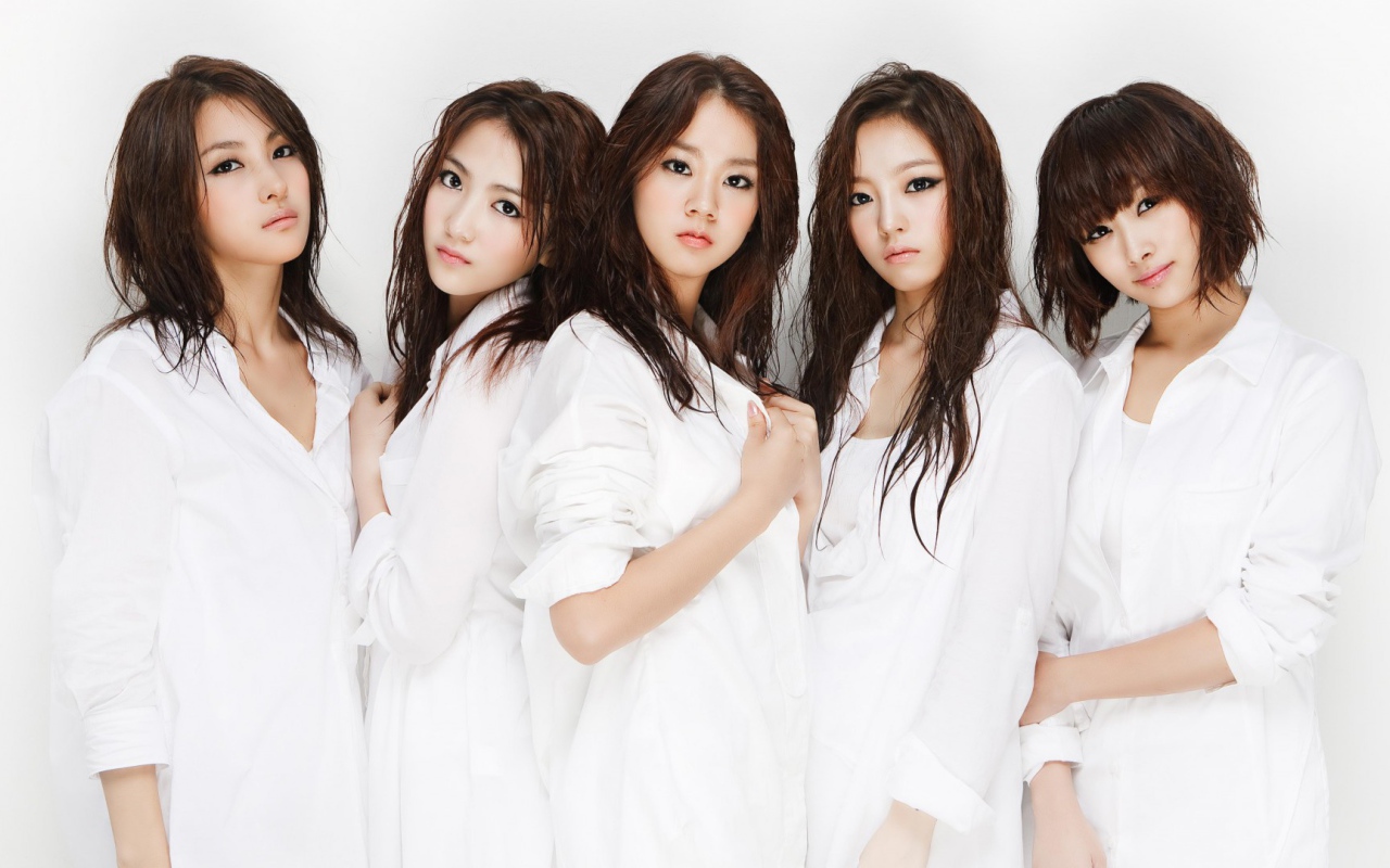 Японки в белом