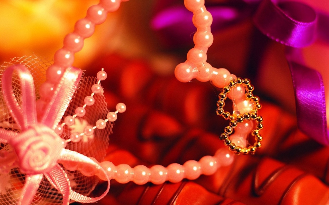 Украшение в виде сердечка