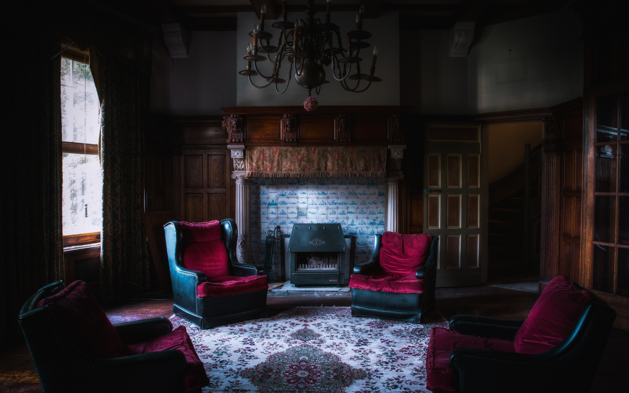 Кресла у камина