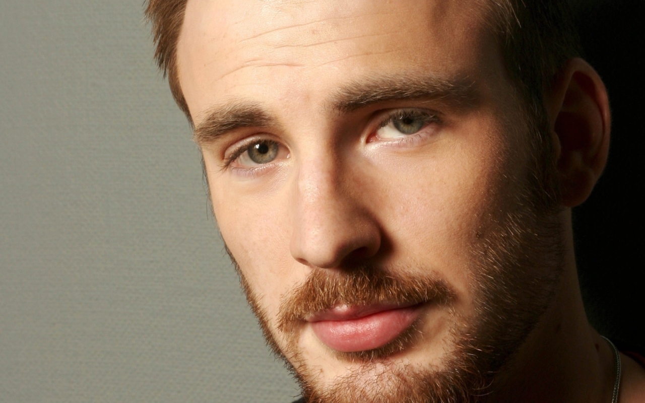 Знаменитая Кинозвезда Крис Эванс