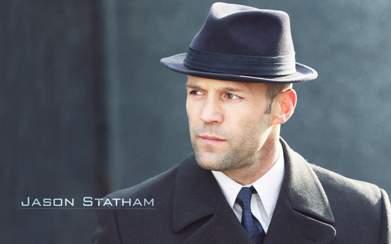 Джейсон Стейтен в черной шляпе