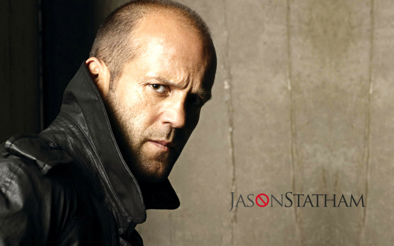 Джейсон Стейтен в кожаной куртке