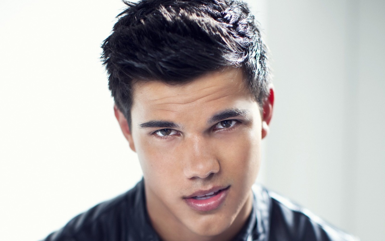 Популярный Тэйлор Лотнер