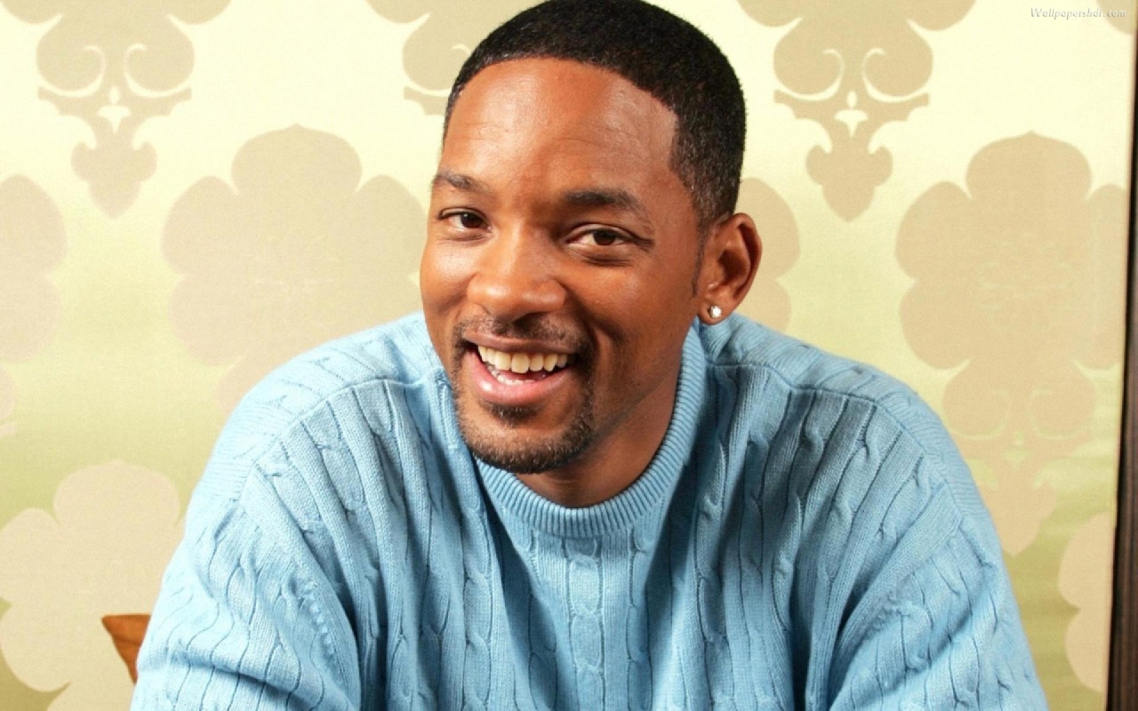 Уилл Смит в синем свитере