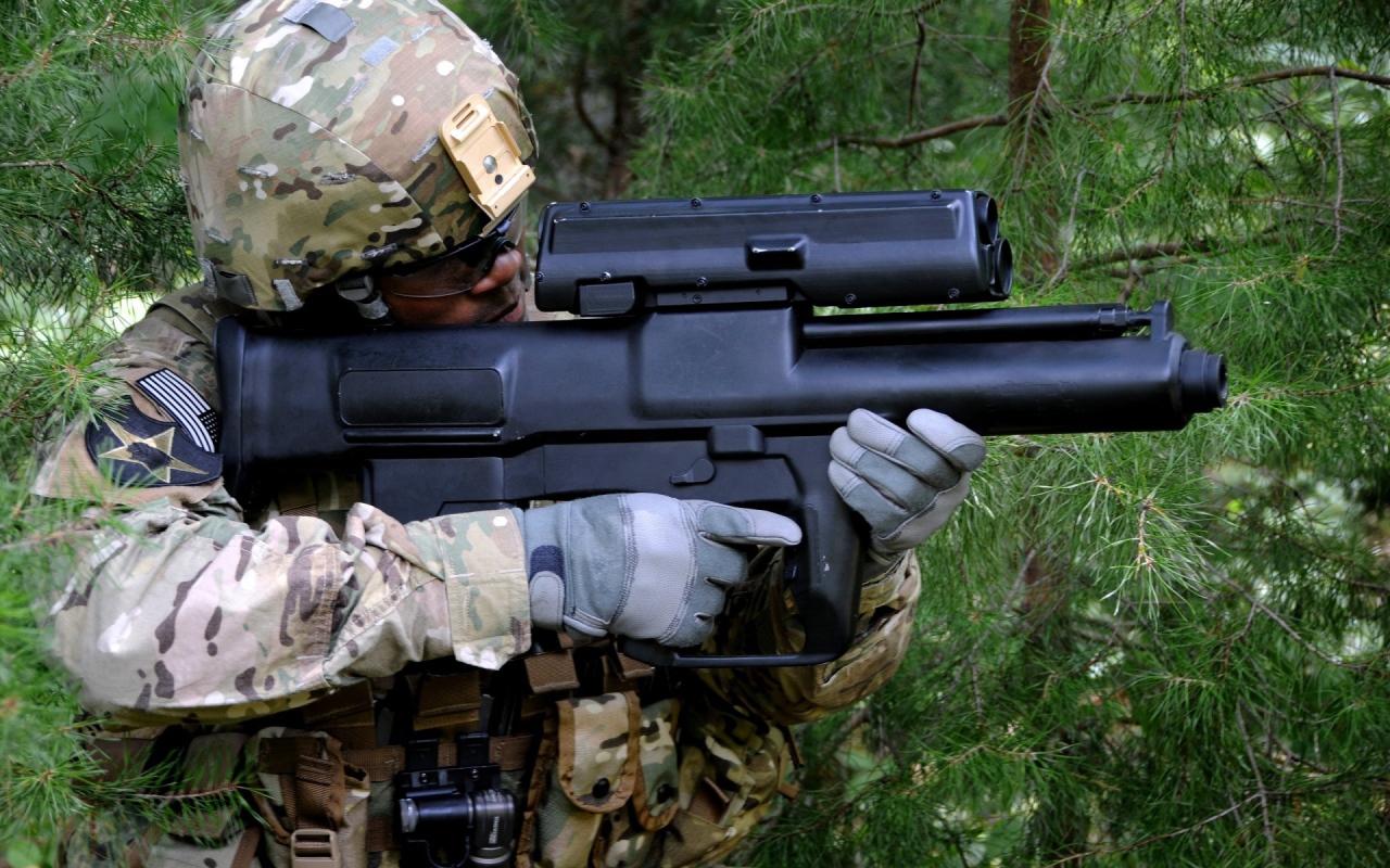 Солдат с оружием