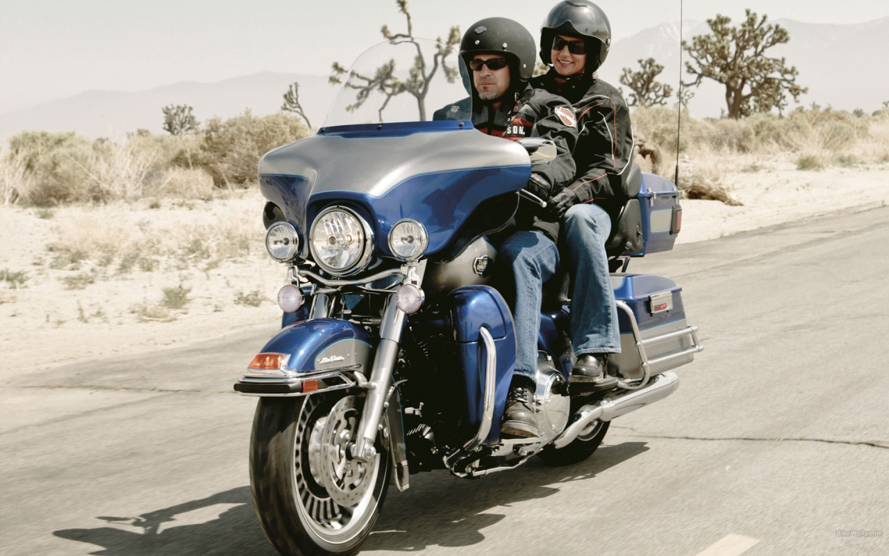 Красивый мотоцикл Harley-Davidson Electra Glide Ultra Classic