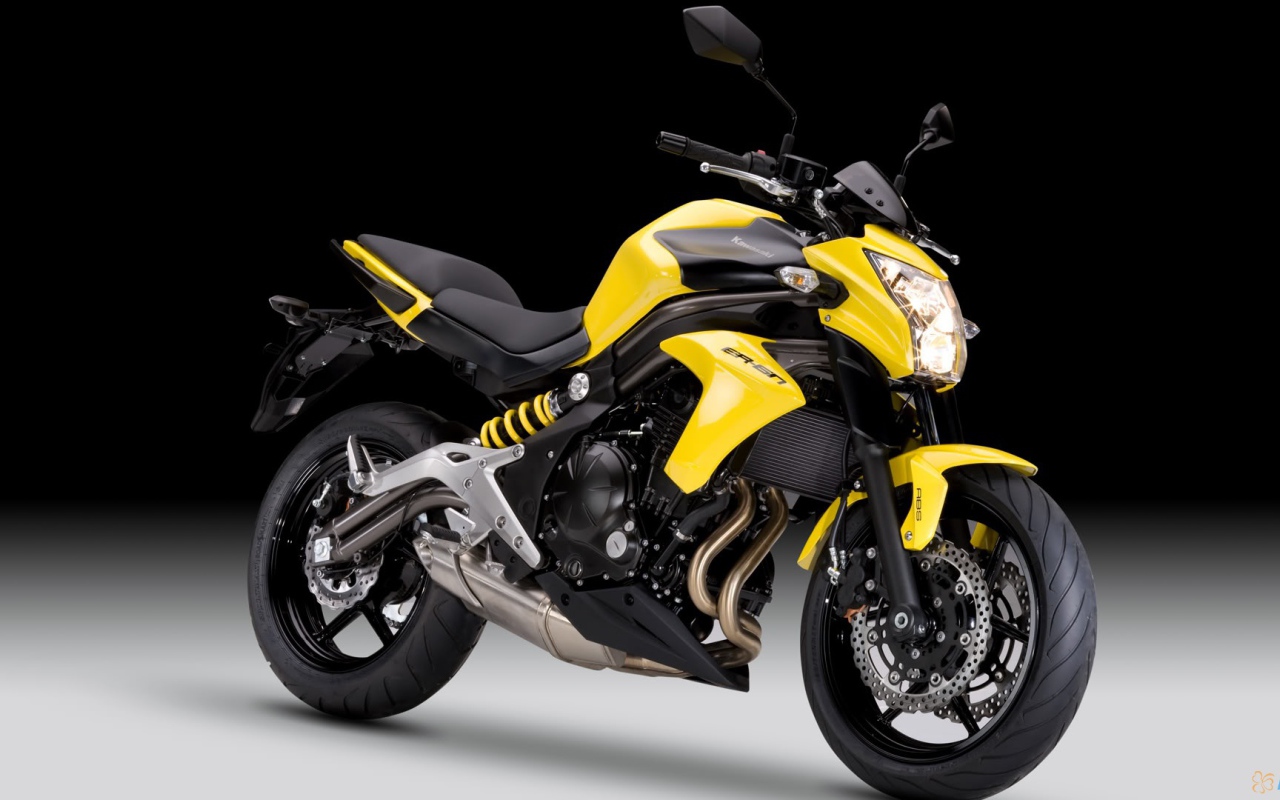 Красивый мотоцикл Kawasaki ER-6n