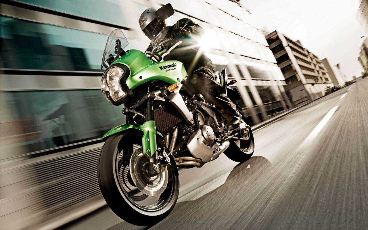 Красивый мотоцикл Kawasaki Versys