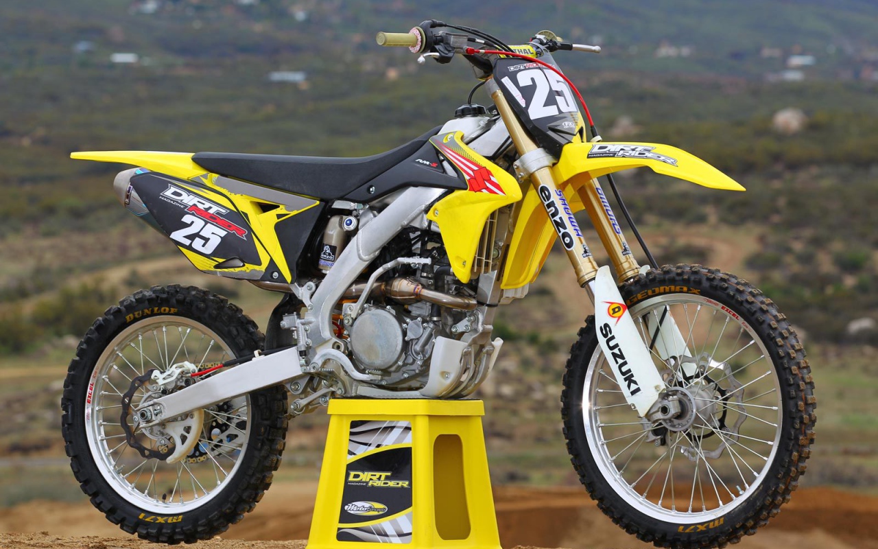 Красивый мотоцикл Suzuki RM-Z 250