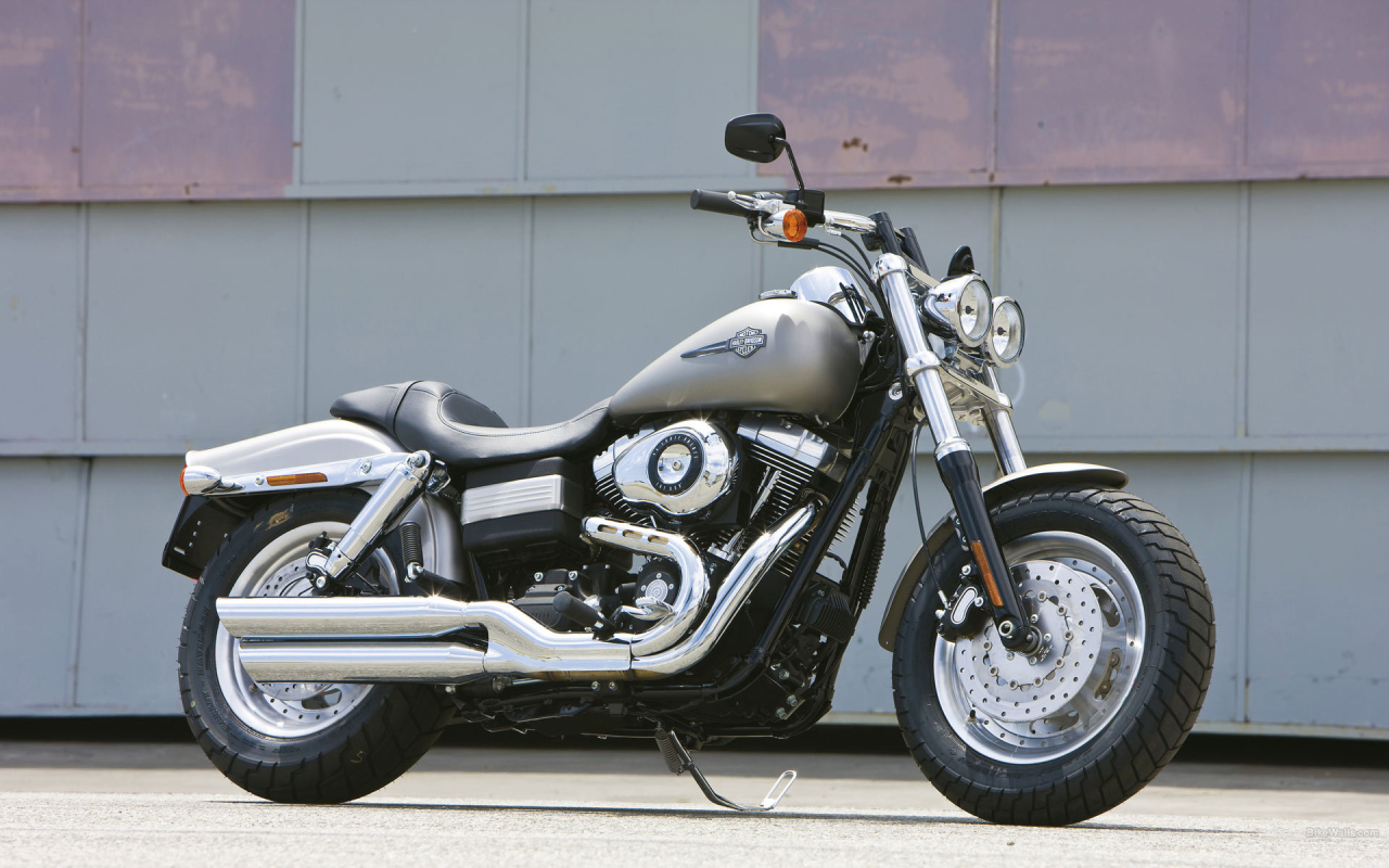 Красивый мотоцикл в москве Harley-Davidson Dyna Fat Bob