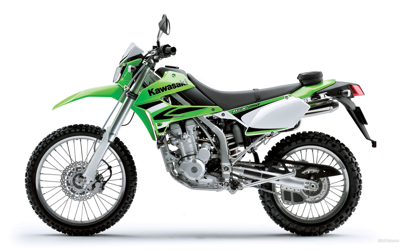 Красивый мотоцикл в москве Kawasaki KLX 250