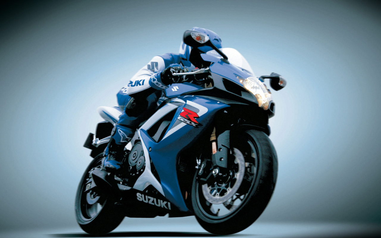 Красивый мотоцикл в москве Suzuki  GSX-R 750