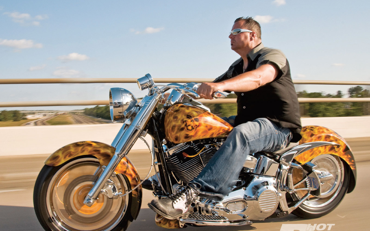 Быстрый мотоцикл Harley-Davidson Fat Boy