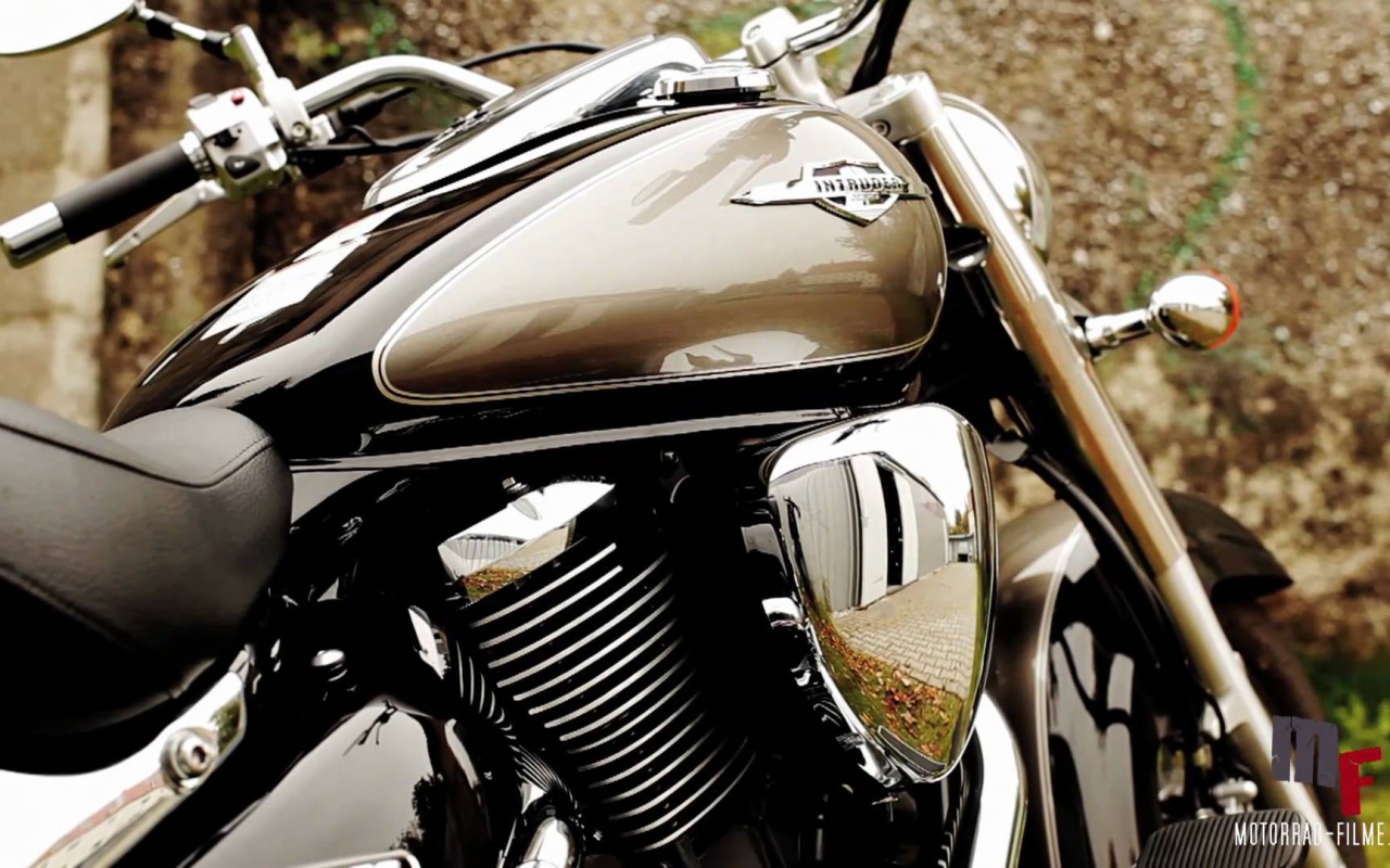 Невероятный мотоцикл Suzuki Intruder C800C