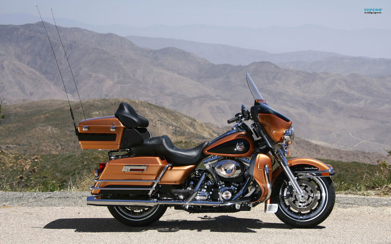 Невероятно быстрый мотоцикл Harley-Davidson Electra Glide Ultra Classic