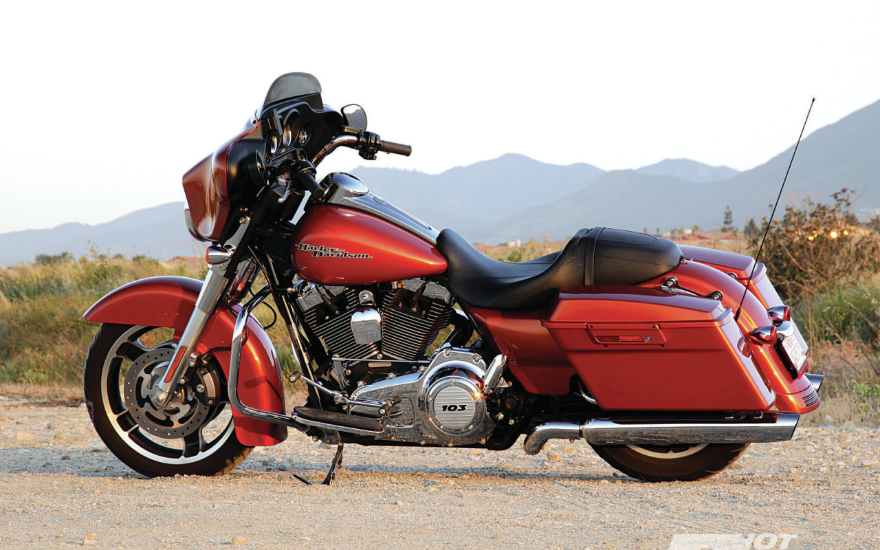 Невероятно быстрый мотоциклHarley-Davidson Street Glide