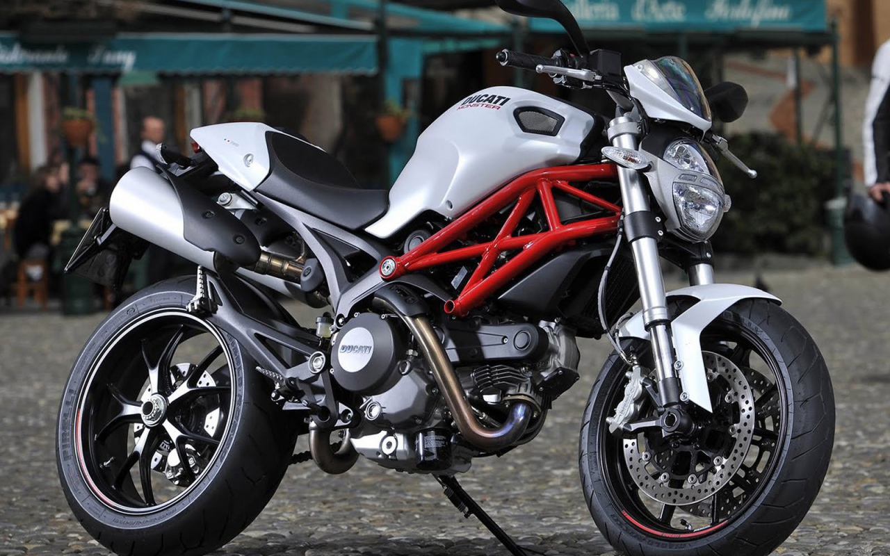 Новый мотоцикл Ducati Monster 796 Corse Stripe