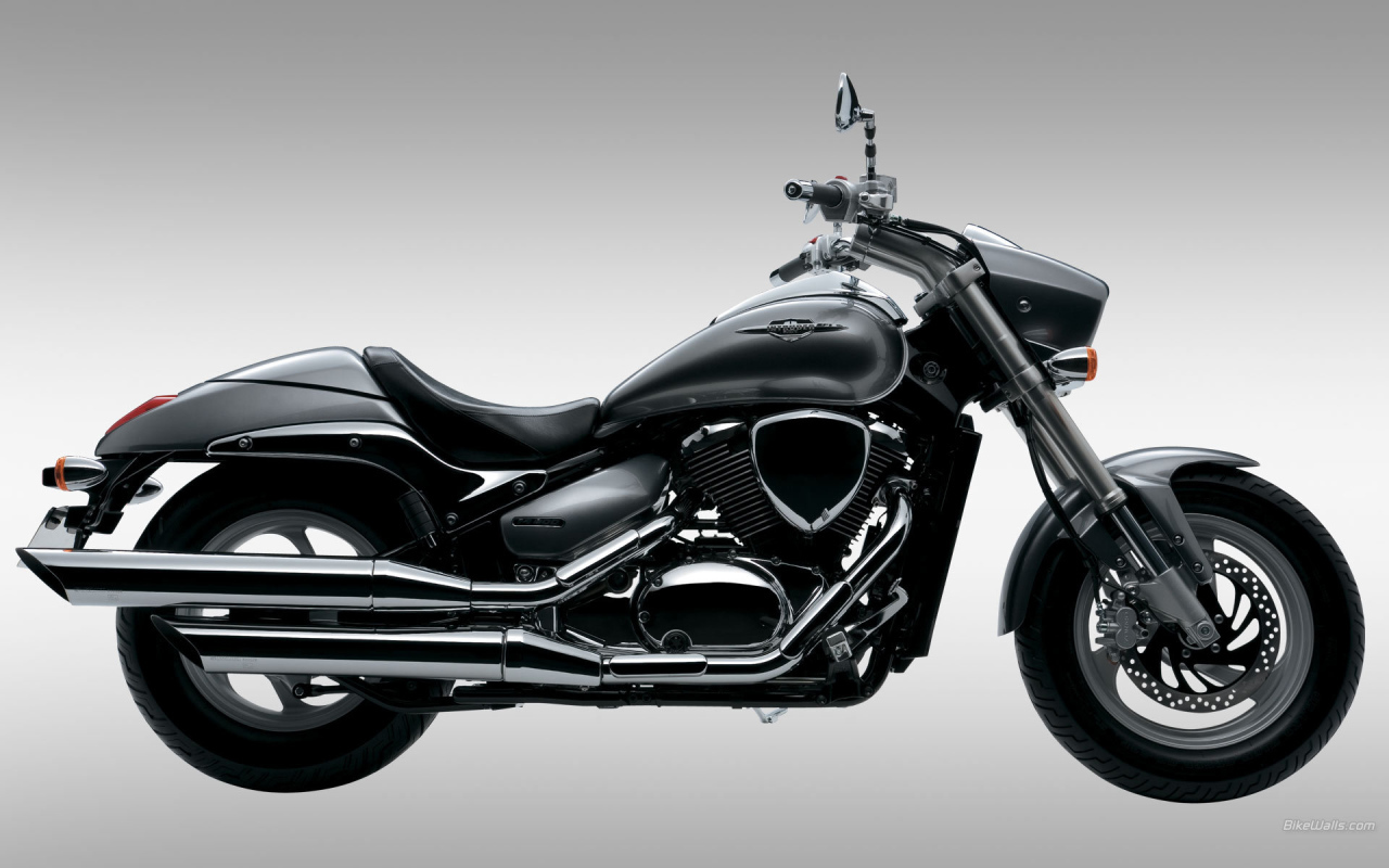Новый мотоцикл Suzuki Intruder M800