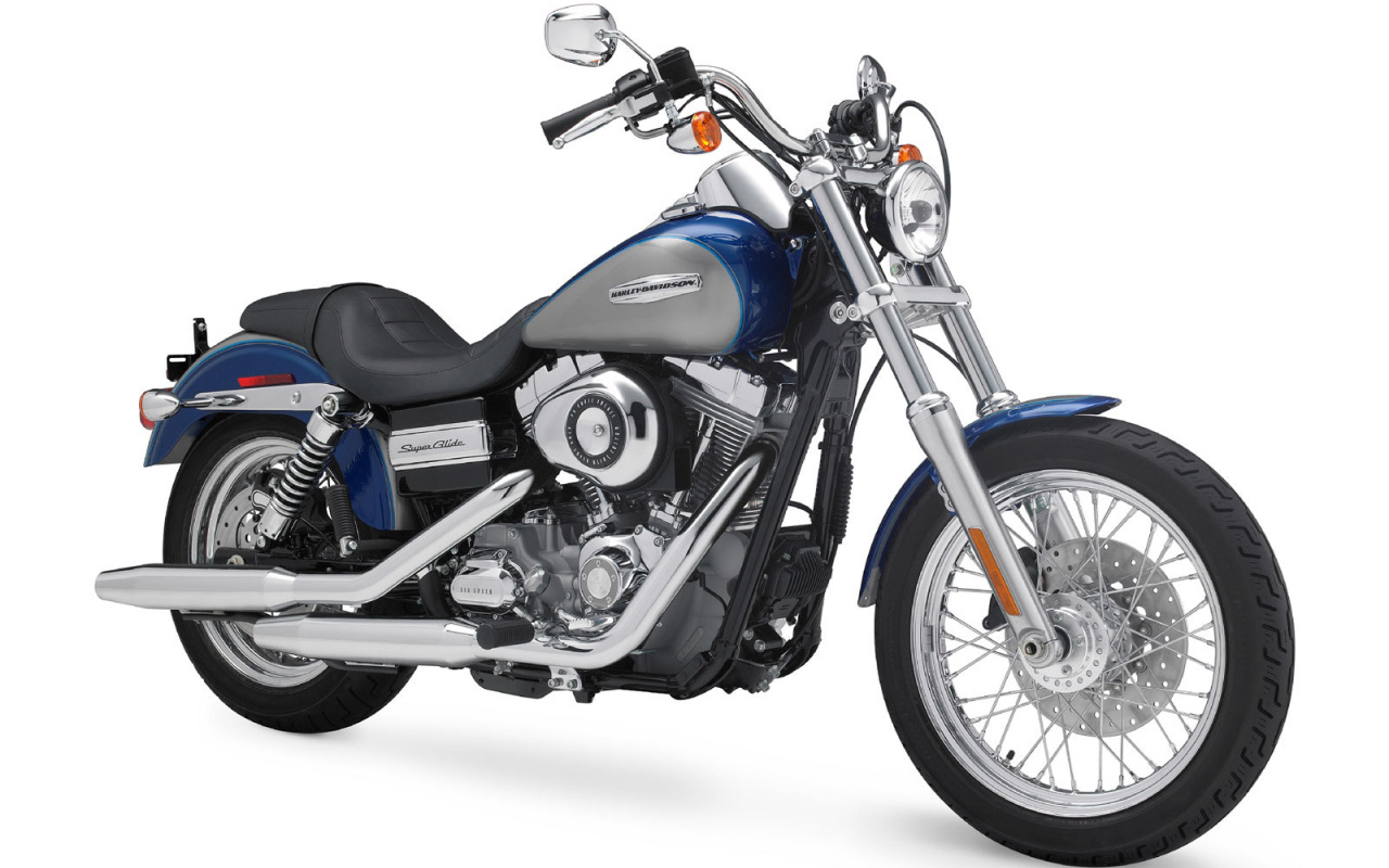 Новый мотоцикл Harley-Davidson Dyna Super Glide Custom