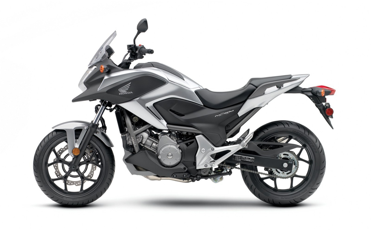 Новый надежный мотоцикл Honda NC 700 X