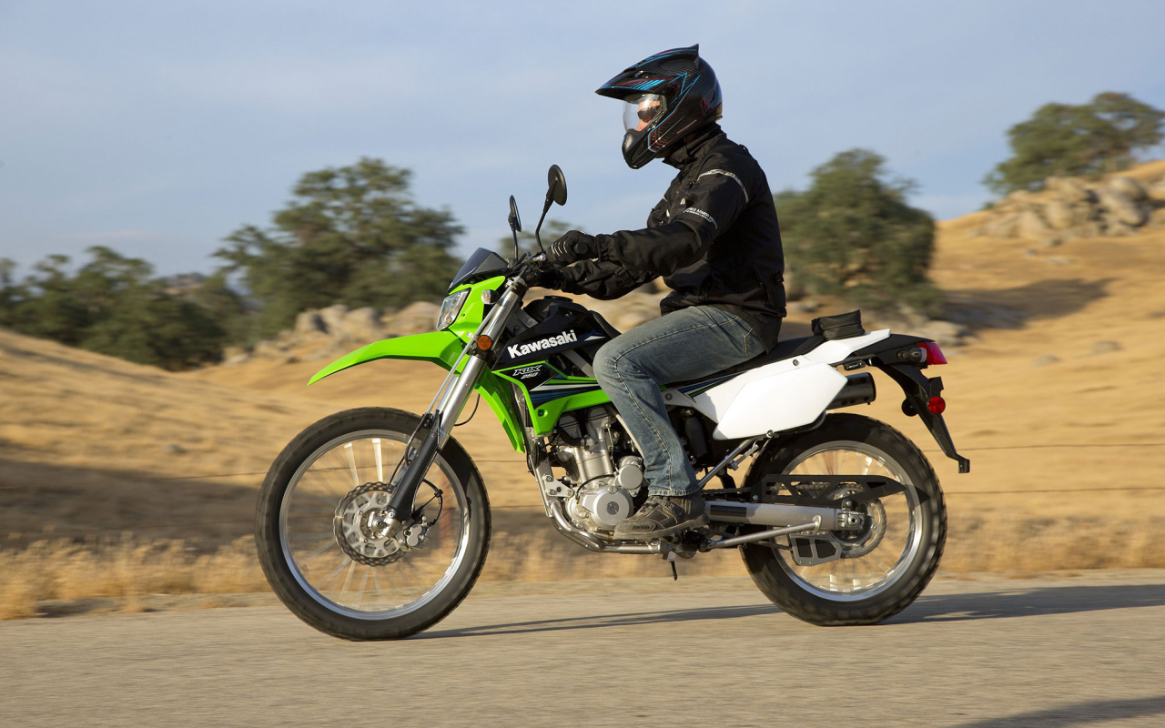 Надежный мотоцикл Kawasaki KLX 250