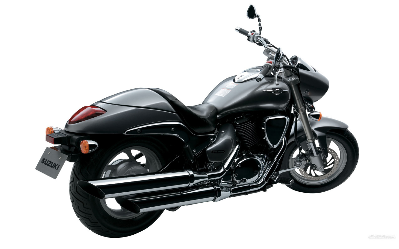 Надежный мотоцикл Suzuki Intruder M800