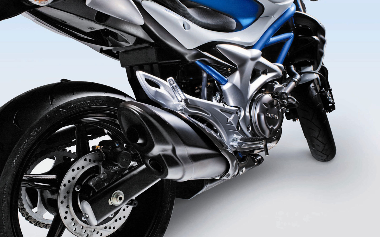 Надежный мотоцикл Suzuki SFV 650